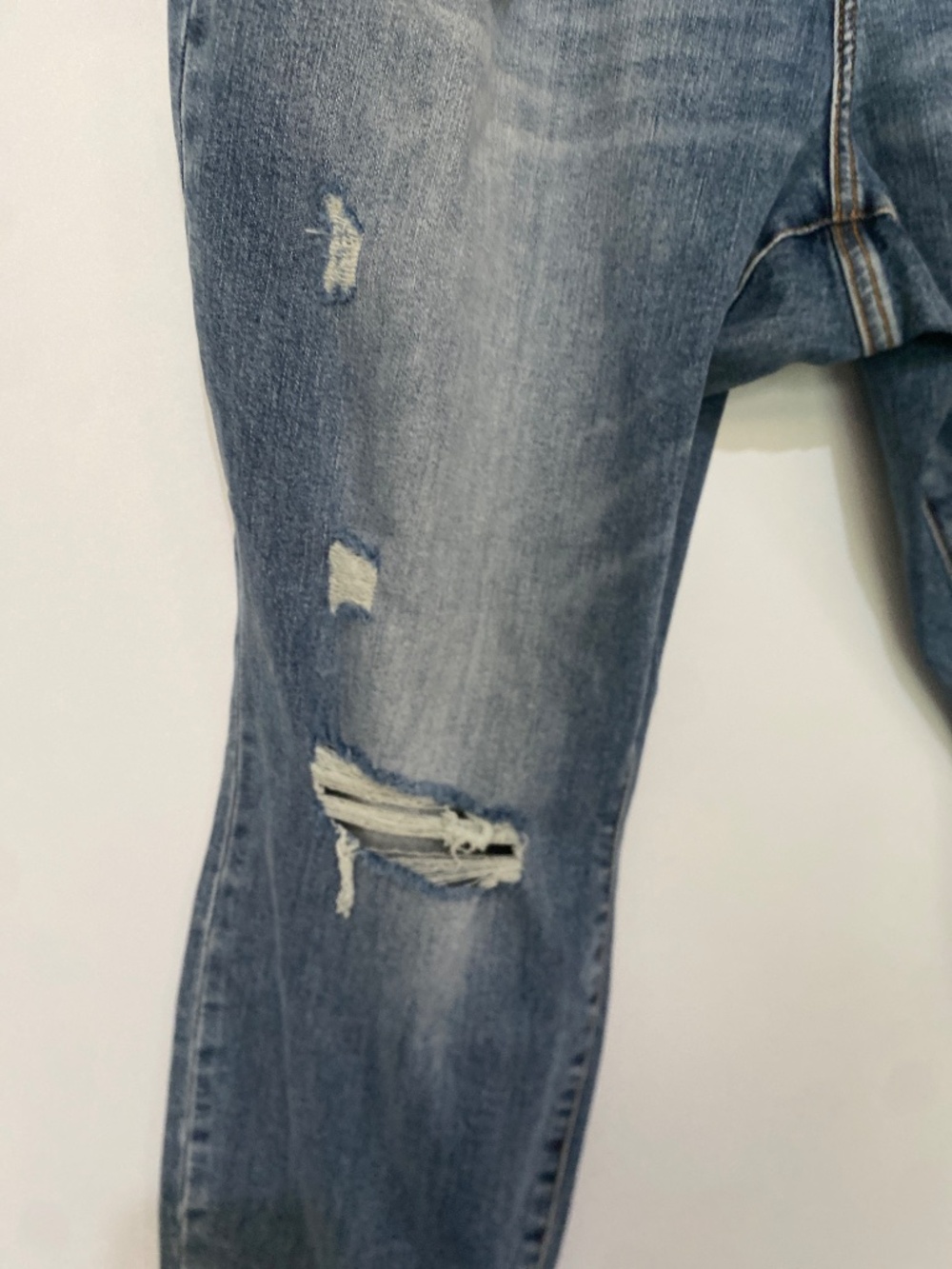 Judy Blue 24W High Rise Destroyed Slim Fit Jeans - Picture 7 of 12